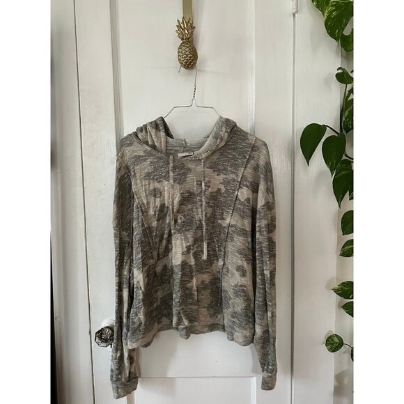 SO Women’s size x-large Camo Hoodie - Picture 1 of 6